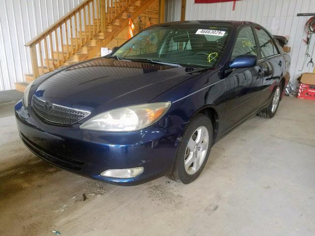 4T1BE32K24U377157 - 2004 TOYOTA CAMRY LE BLUE photo 2