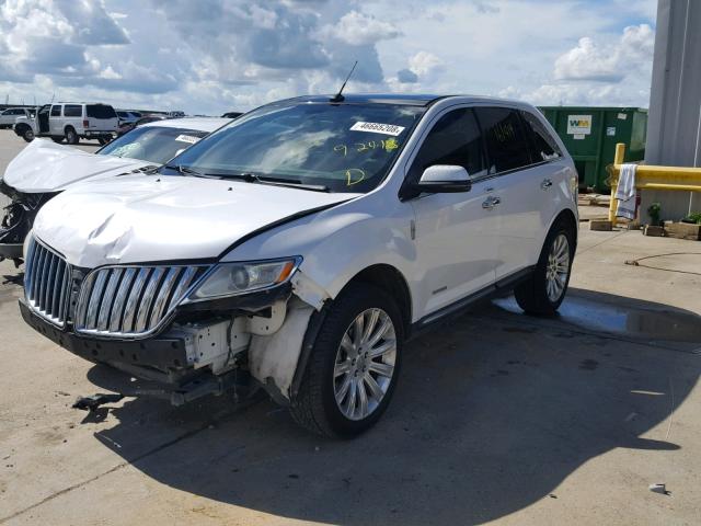 2LMDJ6JK7CBL03457 - 2012 LINCOLN MKX WHITE photo 2