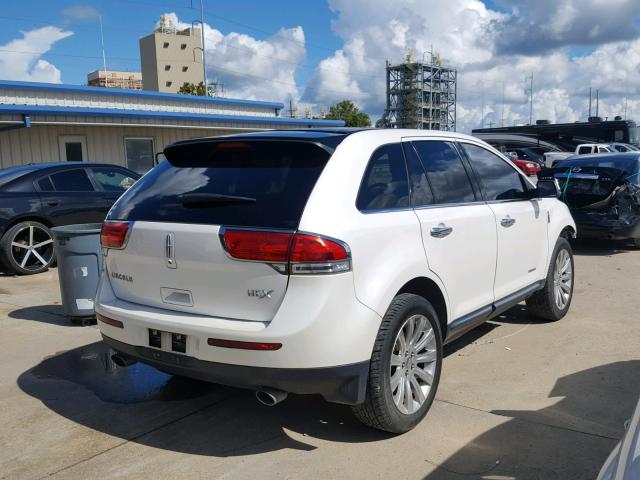 2LMDJ6JK7CBL03457 - 2012 LINCOLN MKX WHITE photo 4