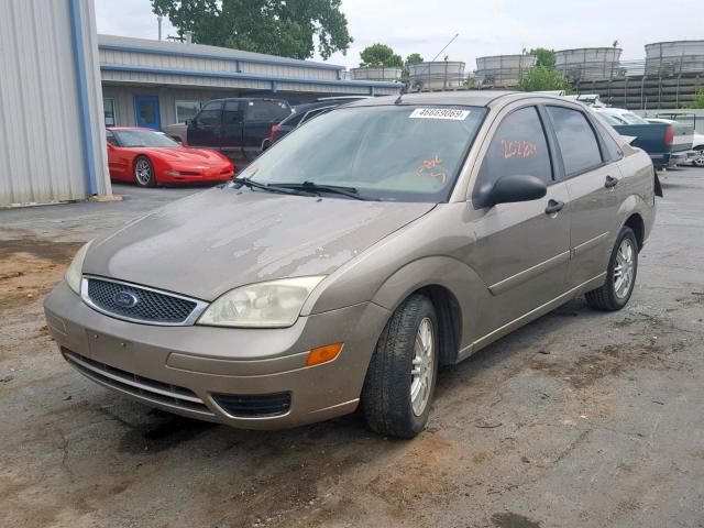 1FAFP34N15W261306 - 2005 FORD FOCUS ZX4 BROWN photo 2