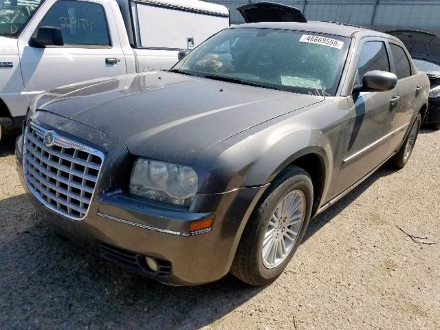 2C3KA53GX8H207809 - 2008 CHRYSLER 300 TOURIN BEIGE photo 2