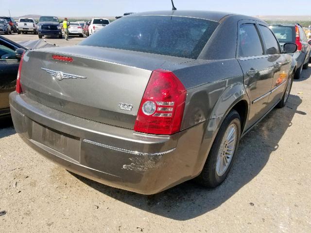 2C3KA53GX8H207809 - 2008 CHRYSLER 300 TOURIN BEIGE photo 4