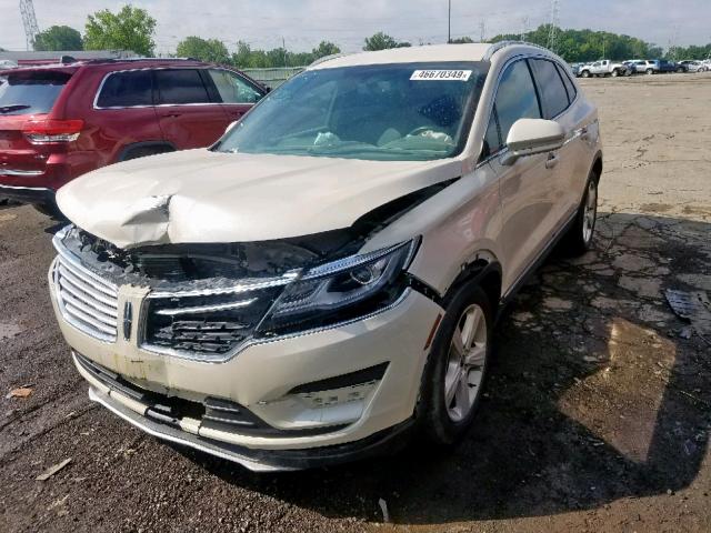 5LMCJ1D93JUL01065 - 2018 LINCOLN MKC PREMIE TAN photo 2