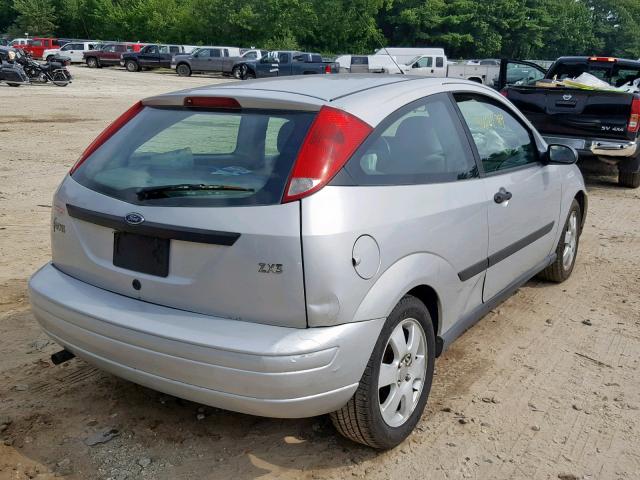 3FAFP313X3R125159 - 2003 FORD FOCUS ZX3 SILVER photo 4