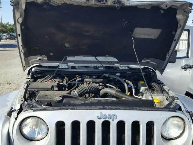 1J4FA54188L601474 - 2008 JEEP WRANGLER S SILVER photo 7