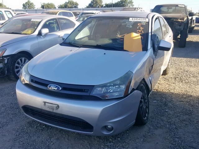 1FAHP3GN6AW281050 - 2010 FORD FOCUS SES SILVER photo 2