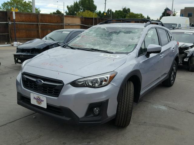 JF2GTADC2J8335975 - 2018 SUBARU CROSSTREK SILVER photo 2