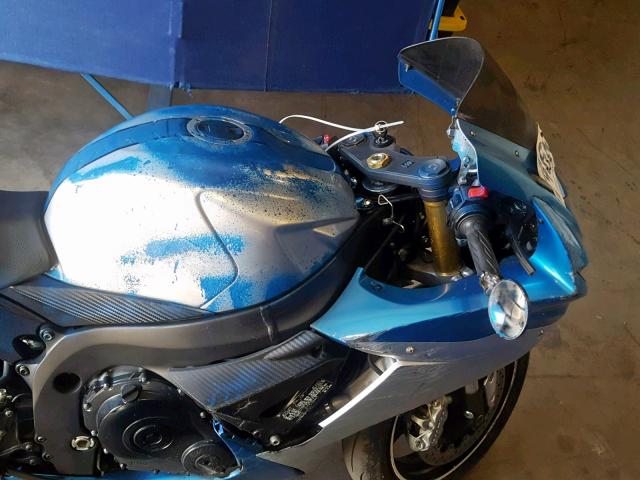 JS1GR7MA1F2100695 - 2015 SUZUKI GSX-R750 BLUE photo 5