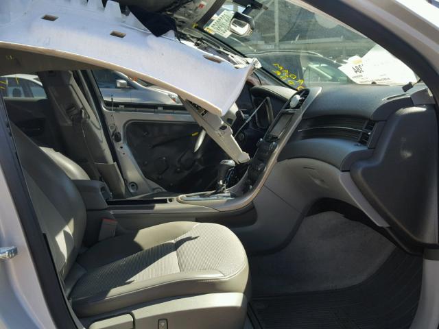 1G11C5SA4DF221658 - 2013 CHEVROLET MALIBU 1LT ვერცხლისფერი ფოტო 5