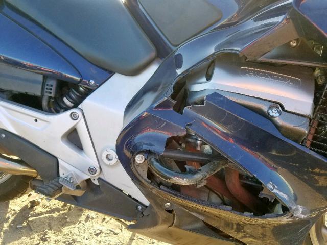 JH2SC51004M201320 - 2004 HONDA ST1300 BLUE photo 7