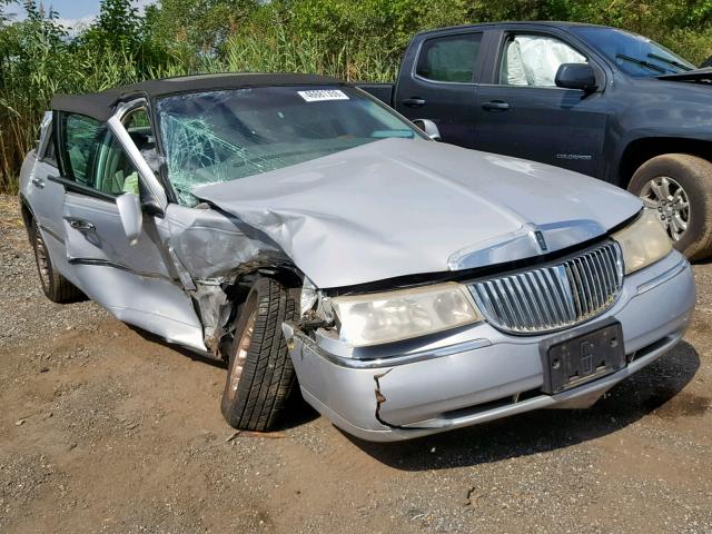 1LNHM83WX1Y613456 - 2001 LINCOLN TOWN CAR C SILVER photo 1