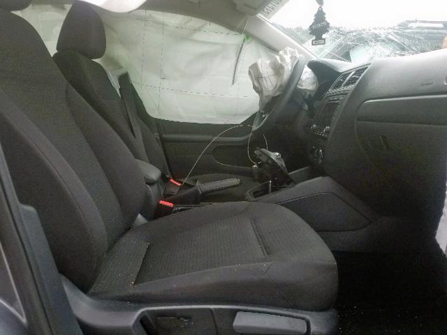 3VW2K7AJ6FM260599 - 2015 VOLKSWAGEN JETTA BASE GRAY photo 5