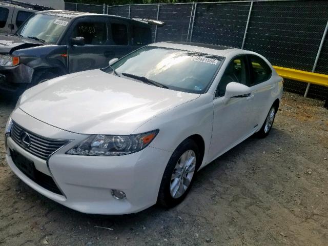 JTHBW1GG4D2005551 - 2013 LEXUS ES 300H WHITE photo 2