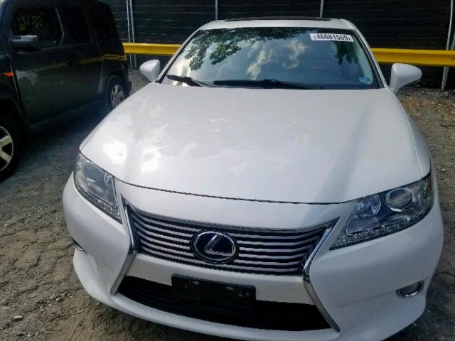 JTHBW1GG4D2005551 - 2013 LEXUS ES 300H WHITE photo 9