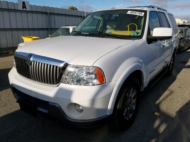 5LMFU27RX3LJ49820 - 2003 LINCOLN NAVIGATOR თეთრი ფოტო 2