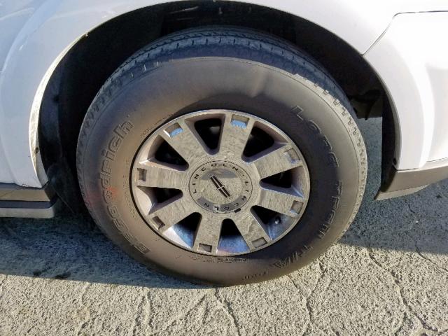 5LMFU27RX3LJ49820 - 2003 LINCOLN NAVIGATOR თეთრი ფოტო 9