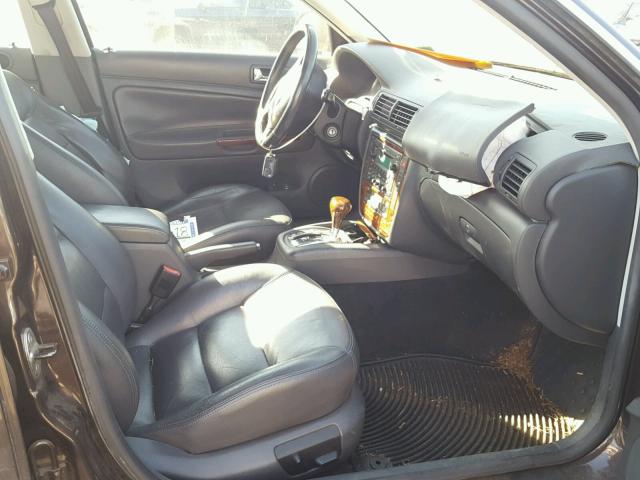 WVWTH63B14P193830 - 2004 VOLKSWAGEN PASSAT GLX 棕色 照片 5