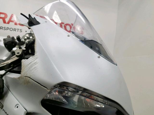 ZDM14B1W4KB009898 - 2019 DUCATI SUPERBIKE WHITE photo 9