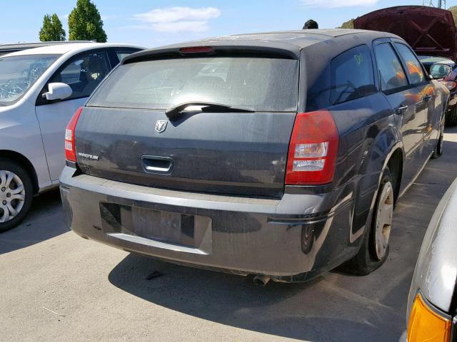 2D8FV48T25H560432 - 2005 DODGE MAGNUM SE BLACK photo 4