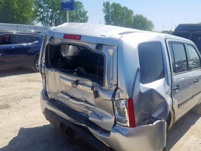 5FNYF4H27BB099015 - 2011 HONDA PILOT LX SILVER photo 9