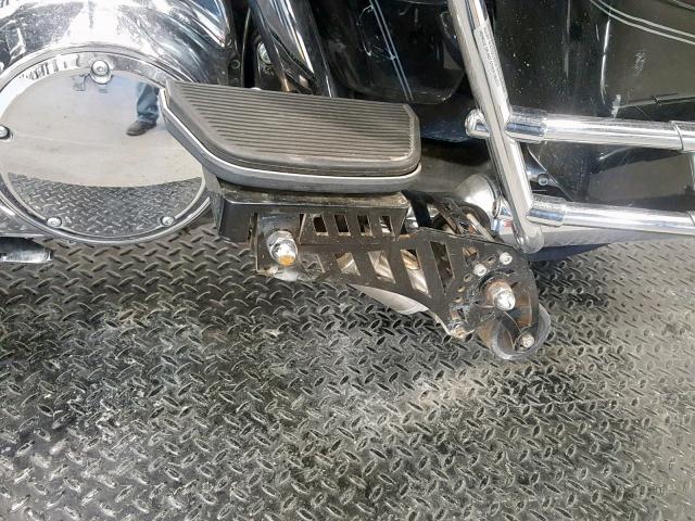 1HD1FC4138Y607609 - 2008 HARLEY-DAVIDSON FLHTCUI BLACK photo 17