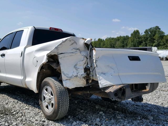 5TFRM5F19GX097256 - 2016 TOYOTA TUNDRA DOU WHITE photo 9