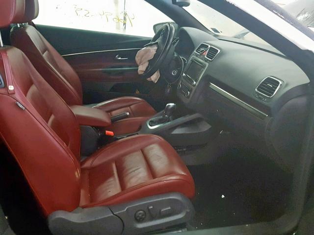 WVWFW7AH3CV004170 - 2012 VOLKSWAGEN EOS LUX Czarny zdjęcie 5