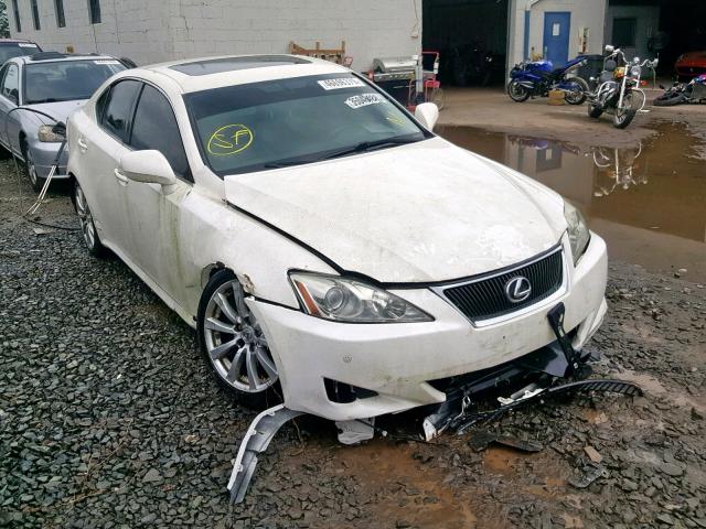 JTHCK262262000735 - 2006 LEXUS IS 250 WHITE photo 9