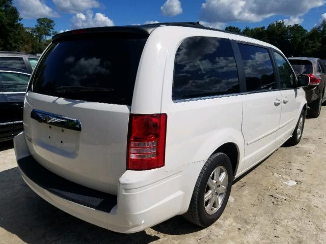 2A8HR54PX8R672817 - 2008 CHRYSLER TOWN & COU WHITE photo 4