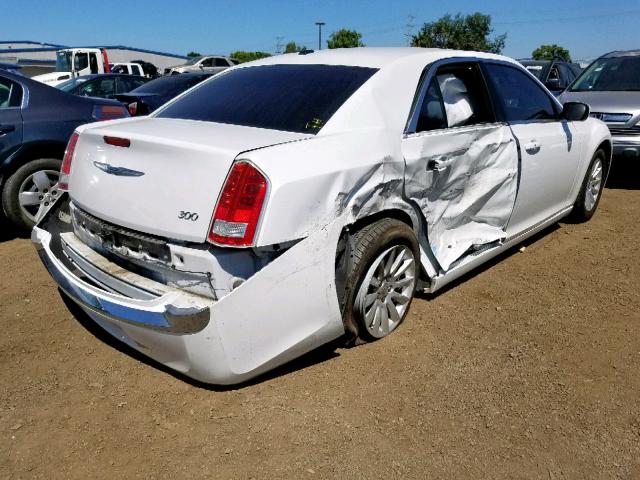 2C3CCAAG1CH311981 - 2012 CHRYSLER 300 WHITE photo 4