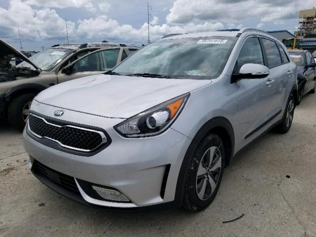 KNDCC3LC2H5048478 - 2017 KIA NIRO EX SILVER photo 2