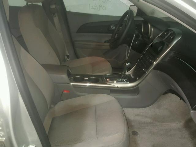 1G11B5SA0DF172610 - 2013 CHEVROLET MALIBU LS 银色 照片 5