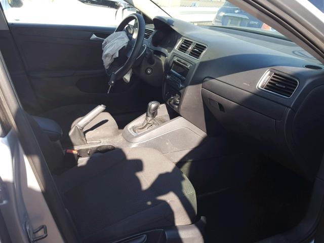 3VW2K7AJ6EM277014 - 2014 VOLKSWAGEN JETTA BASE Արծաթագույն լուսանկար 5