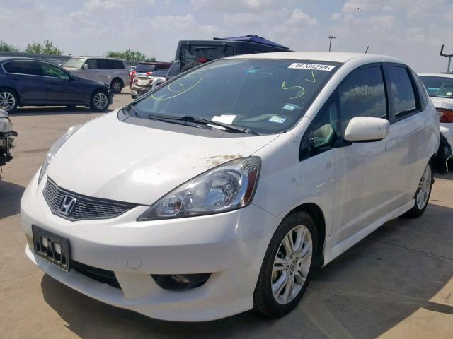 JHMGE88499S031849 - 2009 HONDA FIT SPORT WHITE photo 2