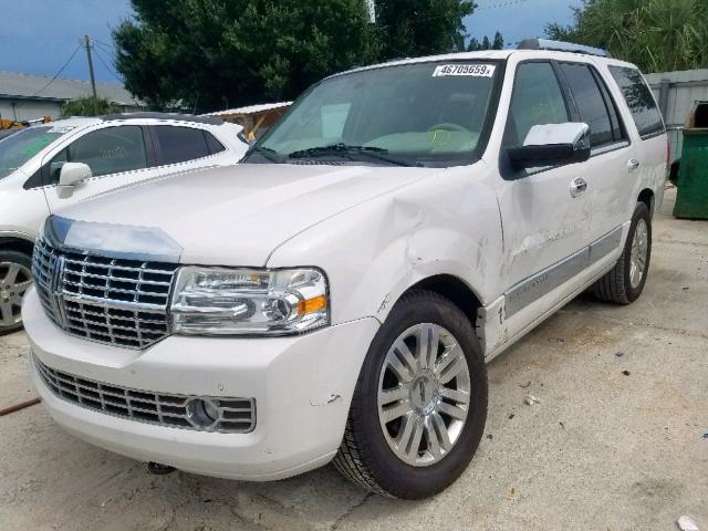 5LMJJ2H56BEJ08490 - 2011 LINCOLN NAVIGATOR WHITE photo 2