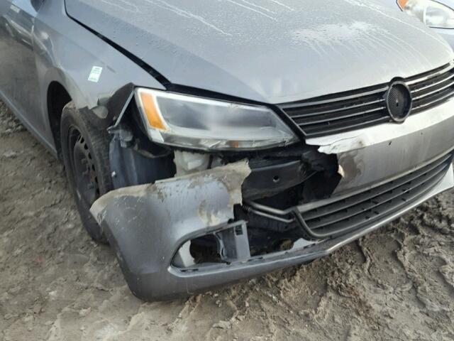 3VW1K7AJ8DM434021 - 2013 VOLKSWAGEN JETTA BASE 灰色 照片 9