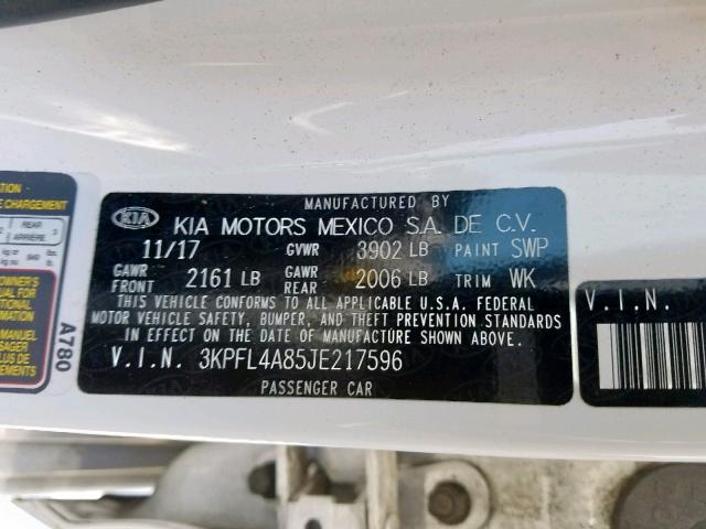 3KPFL4A85JE217596 - 2018 KIA FORTE EX WHITE photo 10