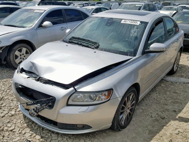 YV1382MS8A2509461 - 2010 VOLVO S40 2.4I SILVER photo 2