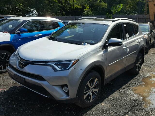 JTMRFREV4JD230133 - 2018 TOYOTA RAV4 ADVEN SILVER photo 2