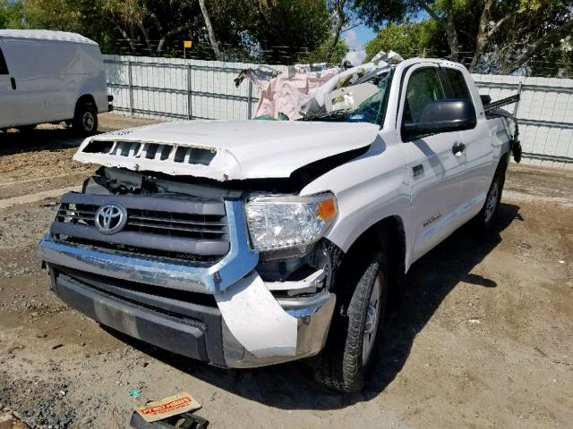 5FTRY5F19FX191639 - 2015 TOYOTA TUNDRA DOU WHITE photo 2