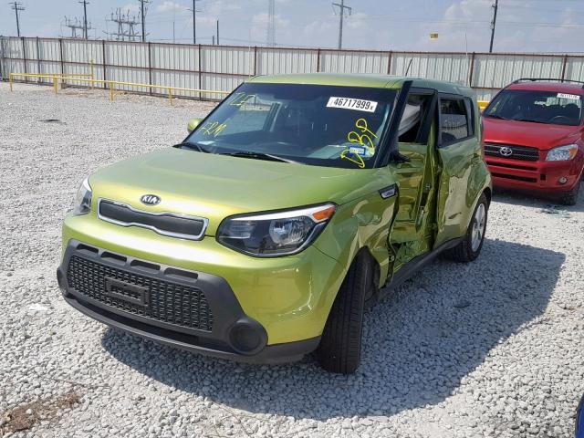 KNDJN2A24F7793014 - 2015 KIA SOUL GREEN photo 2