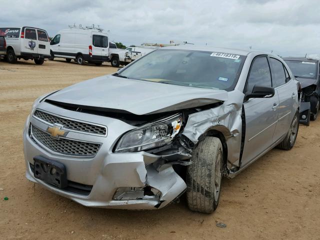 1G11B5SA7DF137420 - 2013 CHEVROLET MALIBU LS 银色 照片 2