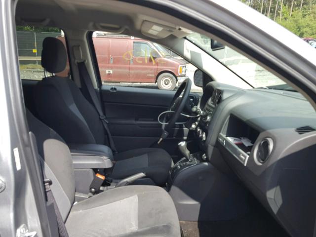 1C4NJCBA6GD681598 - 2016 JEEP COMPASS SP 银色 照片 5