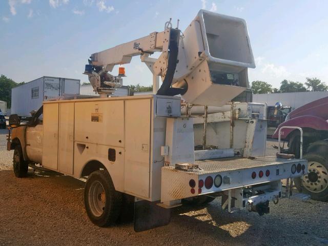 1FDAF56F92EC32979 - 2002 FORD F550 SUPER WHITE photo 3