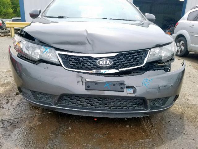 KNAFU4A27D5727423 - 2013 KIA FORTE EX GRAY photo 9