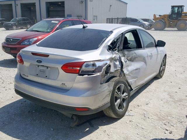 1FADP3FE3JL302289 - 2018 FORD FOCUS SE SILVER photo 4