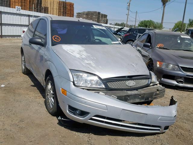 1FAFP31N87W165731 - 2007 FORD FOCUS ZX3 SILVER photo 1