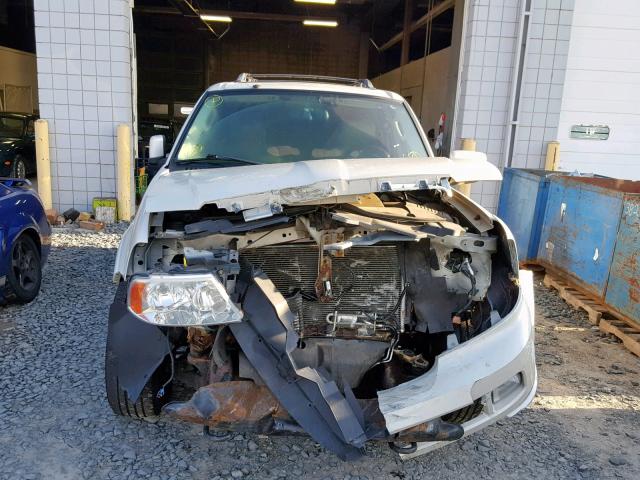 5LMFU28515LJ01377 - 2005 LINCOLN NAVIGATOR WHITE photo 7