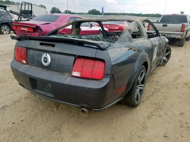 1ZVHT82H385149106 - 2008 FORD MUSTANG GT CHARCOAL photo 4