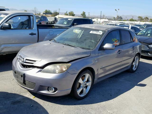 JM1BK144461451571 - 2006 MAZDA 3 HATCHBAC GRAY photo 2